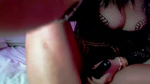 Snapshot of kamila_french chatting on January 27, 2025, 10:06 pm Kamila online show from January 27, 2025, 10:06 pm