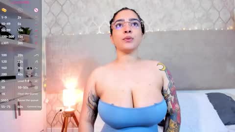 Kamila Betancourt online show from October 15, 2025, 8:53 pm