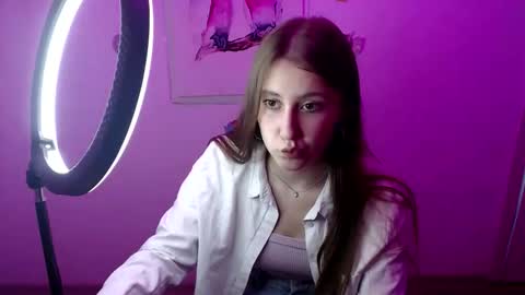 kamilla_love_ online show from September 13, 2025, 12:38 pm