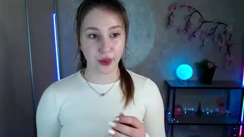 kamilla_love_ online show from May 5, 2026, 12:13 pm