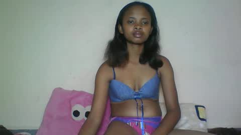 kamillah69 online show from March 5, 2026, 7:48 am