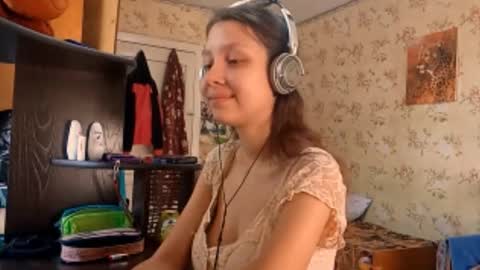 Snapshot of kamisalling chatting on September 22, 2025, 6:15 am Mari Simmons online show from September 22, 2025, 6:15 am