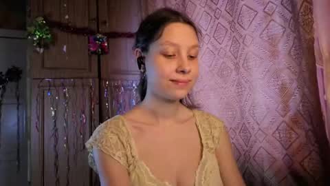 Snapshot of kamisalling chatting on December 19, 2025, 9:05 am Mari Simmons online show from December 19, 2025, 9:05 am