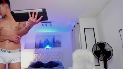 Kami online show from December 15, 2025, 7:07 pm