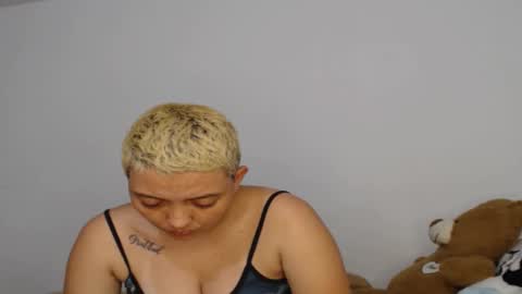 Snapshot of kammy_cami chatting on February 2, 2026, 11:25 pm kammy y camila online show from February 2, 2026, 11:25 pm