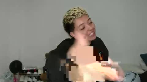 kammy   y   camila online show from March 28, 2026, 2:22 am