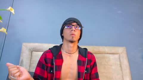 kane_del_toro online show from December 3, 2025, 1:24 am