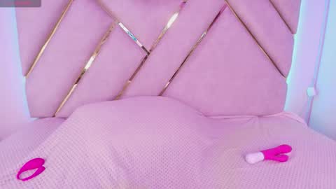 Cami online show from October 3, 2025, 12:13 pm