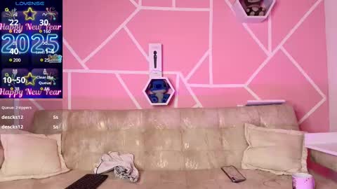 kaoriille online show from February 4, 2025, 3:26 pm