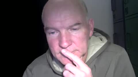 Robbie online show from November 14, 2025, 3:55 pm