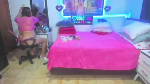 Snapshot of karen_milf_2 chatting on January 5, 2025, 1:24 am Karen online show from January 5, 2025, 1:24 am