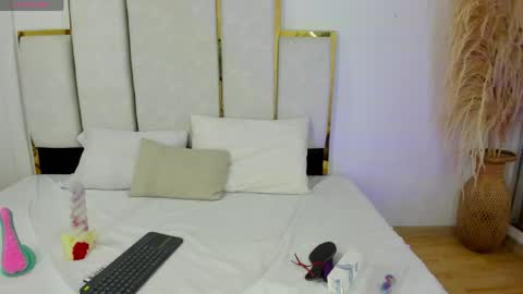 Snapshot of karen_smitth chatting on April 8, 2026, 3:06 am Karen online show from April 8, 2026, 3:06 am