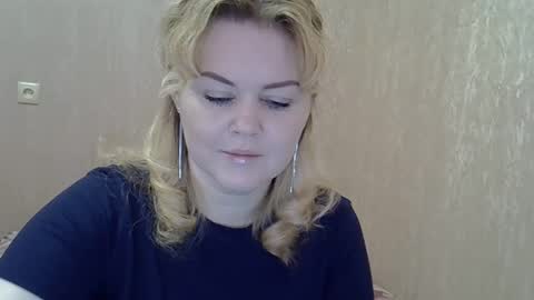 karennelsonx online show from February 23, 2025, 11:55 am