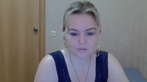 karennelsonx online show from April 1, 2026, 9:43 am