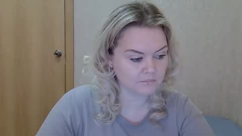 karennelsonx online show from April 6, 2026, 9:10 am