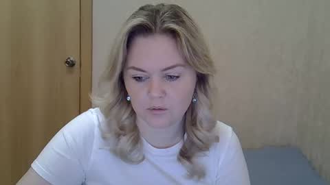 Snapshot of karennelsonx chatting on April 22, 2026, 7:33 am karennelsonx online show from April 22, 2026, 7:33 am