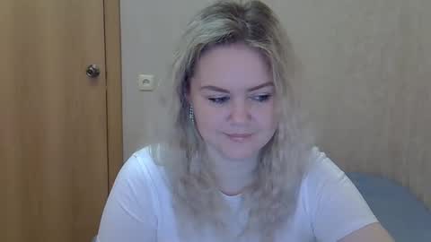 Snapshot of karennelsonx chatting on May 3, 2026, 7:58 am karennelsonx online show from May 3, 2026, 7:58 am