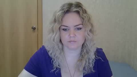 Snapshot of karennelsonx chatting on May 8, 2026, 9:47 am karennelsonx online show from May 8, 2026, 9:47 am
