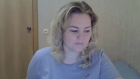 Snapshot of karennelsonx chatting on June 10, 2026, 9:30 am karennelsonx online show from June 10, 2026, 9:30 am