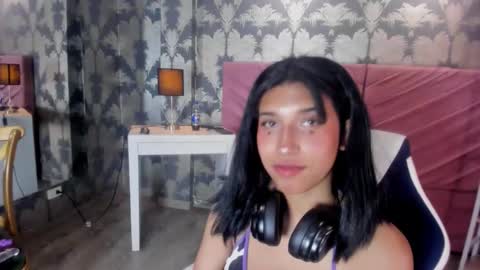 Karina online show from September 26, 2025, 7:18 pm