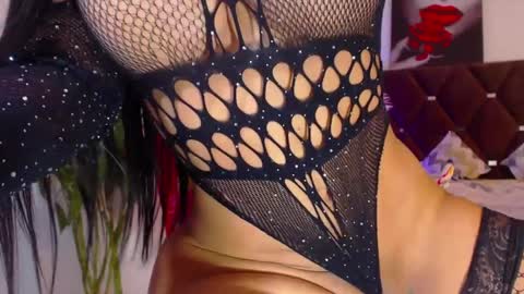 karina4squirt online show from September 24, 2025, 3:37 pm