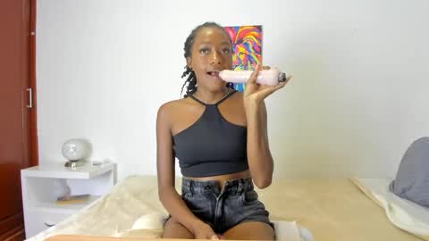 Snapshot of karina_lopez7 chatting on February 6, 2025, 12:11 am karina_lopez7 online show from February 6, 2025, 12:11 am