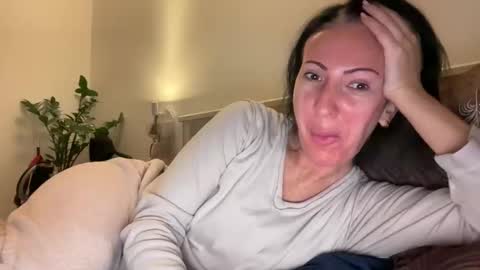 Karina online show from April 6, 2026, 8:54 pm