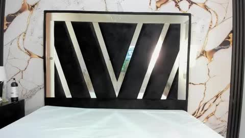 KarinaSimonz online show from November 18, 2025, 8:35 pm