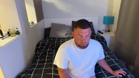 karl_and_klara online show from June 13, 2026, 7:12 pm