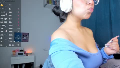 Snapshot of karla__1 chatting on January 17, 2025, 2:50 am Ill be on at sunday see u Lynn  Could u help me to reach 100 Thmbs upp plssss   Independent girl 3 online show from January 17, 2025, 2:50 am