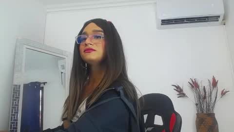 Snapshot of karla_dior chatting on February 15, 2025, 3:28 pm DIOR online show from February 15, 2025, 3:28 pm