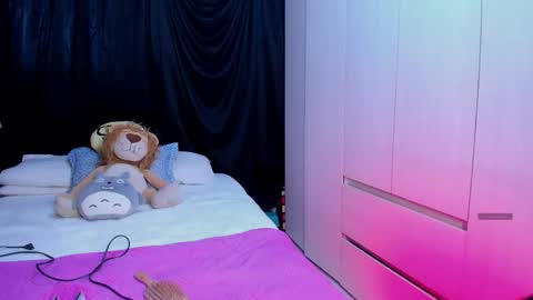 Karla  online show from April 20, 2026, 11:02 am