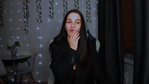 Snapshot of karla_sim chatting on January 25, 2025, 2:25 pm Ask me online show from January 25, 2025, 2:25 pm