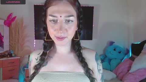 Snapshot of karla_zambrano chatting on December 27, 2024, 10:05 pm karla online show from December 27, 2024, 10:05 pm