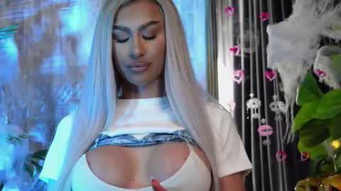 KarlaBart online show from October 27, 2025, 8:13 pm