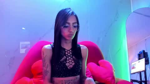 karlaslutskinny__ online show from October 8, 2025, 3:09 pm
