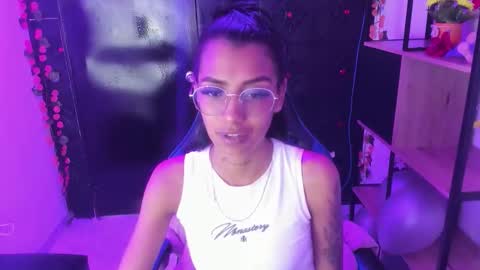 karlaslutskinny__ online show from March 31, 2026, 8:42 pm