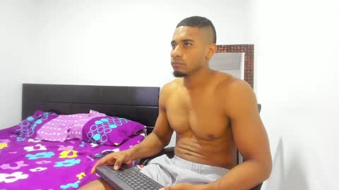 Snapshot of karljensen33 chatting on January 19, 2025, 9:34 pm karlgenjen online show from January 19, 2025, 9:34 pm