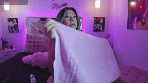 Karly Moonns online show from November 14, 2025, 8:51 pm