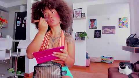 Karlye online show from March 9, 2026, 3:49 pm