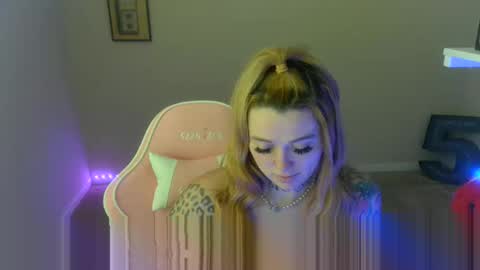 karmathevixen0304 online show from June 7, 2026, 2:21 pm