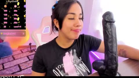 Snapshot of karol_ivonne chatting on December 4, 2024, 7:45 pm karol online show from December 4, 2024, 7:45 pm