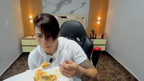 Karol and Luna online show from February 17, 2026, 7:42 pm