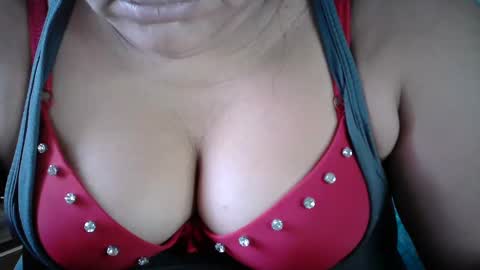Snapshot of karolbb chatting on December 8, 2024, 4:28 pm karolbb online show from December 8, 2024, 4:28 pm