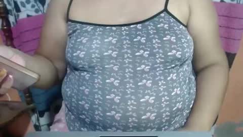 Snapshot of karolbb chatting on October 15, 2025, 12:33 am karolbb online show from October 15, 2025, 12:33 am