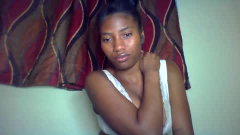 karoliee online show from June 3, 2026, 4:56 pm