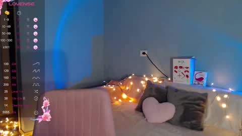 Kira online show from March 20, 2026, 1:43 am