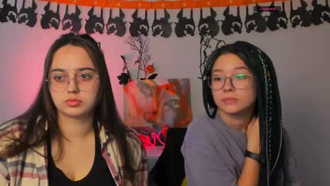 Snapshot of karolina_vendi chatting on October 31, 2025, 9:32 am karolina_vendi online show from October 31, 2025, 9:32 am