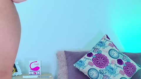 karolinahill online show from January 16, 2025, 2:09 am