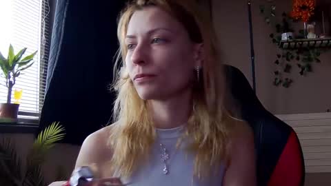 karoline121 online show from February 16, 2026, 8:32 am